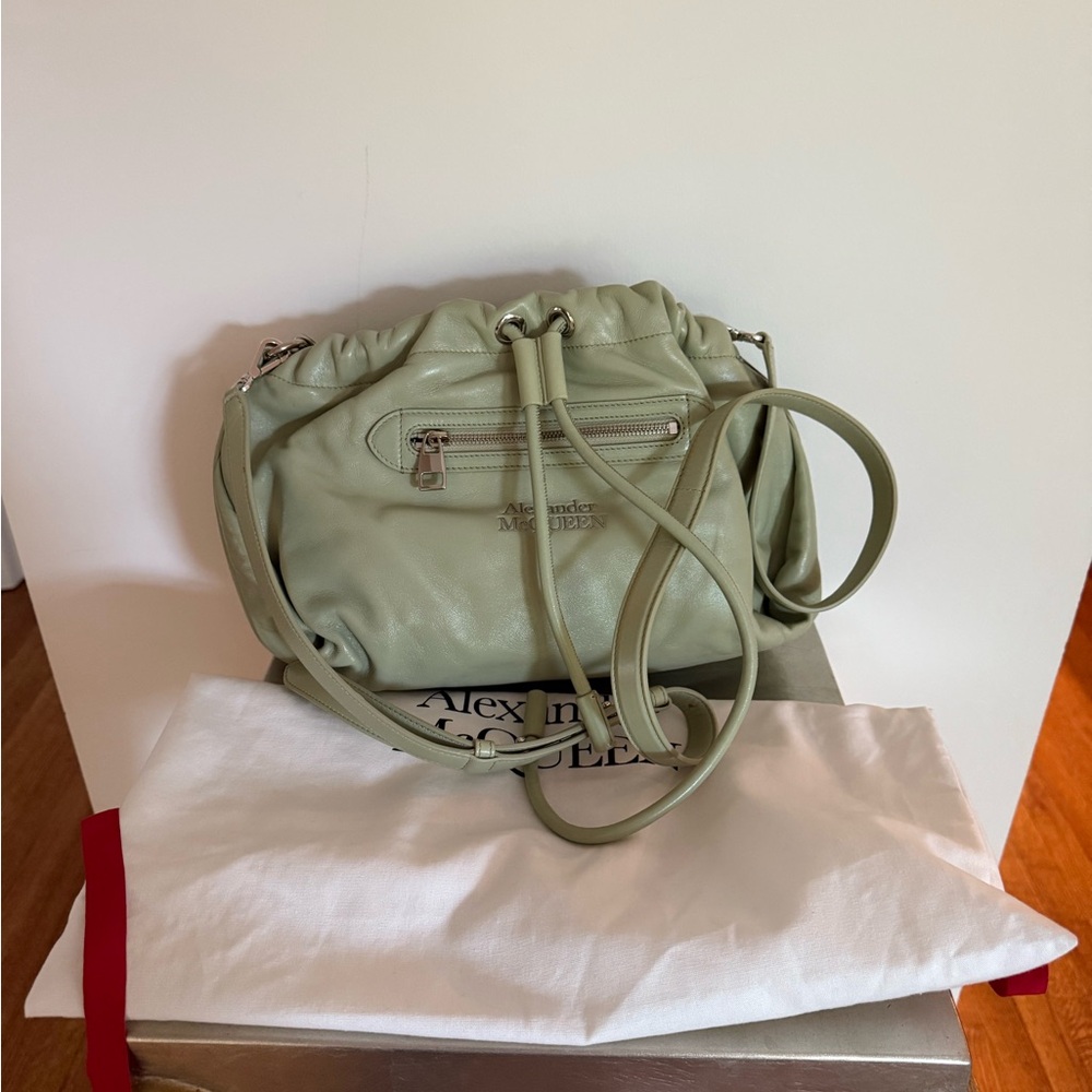 Alexander McQueen the ball bundle bag green New with tags